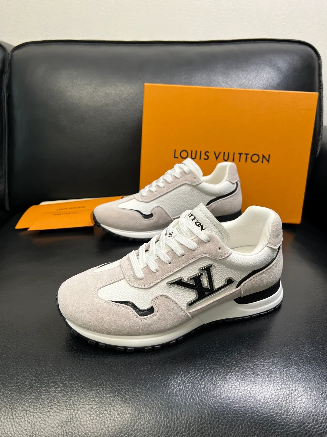 Men's shoes 💰620 Lv high quality top handicrafts Louis Vuitton, counters are equipped with original factory configuration, uppers are imported from Italy, high-quality splicing colorful complex handicrafts, imported cowhide lining is soft and comfortable, soles: original soles specially provided by the original factory, T men's shoes 💰U exclusive movable molded soles are super comfortable, original factory single goods, code number 39-44 (customized 38 45)